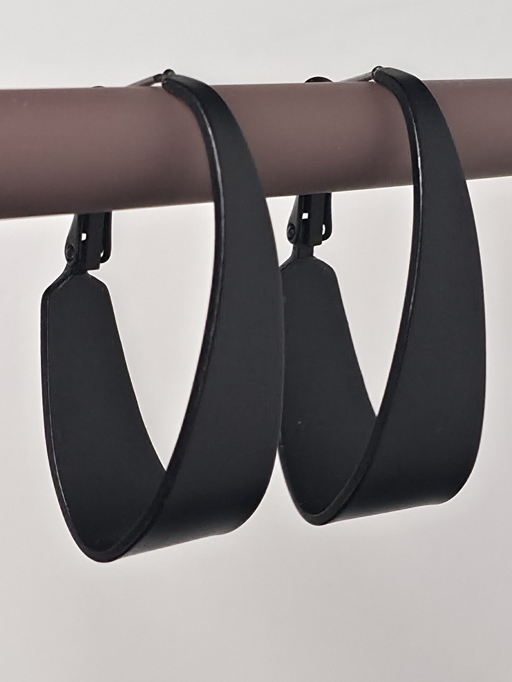 💫3x25$ Source Unknown Black Matte Curved Hoop Earrings 2"